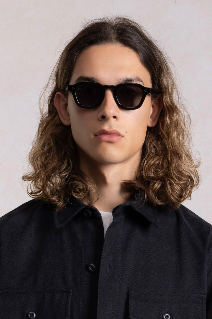 Logos - Black / Black