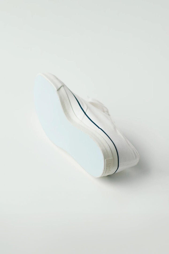 Deck Shoes Canvas - White
